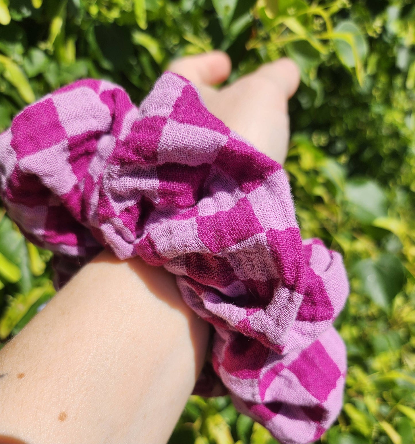 Chouchou carreaux en gaze de coton violet