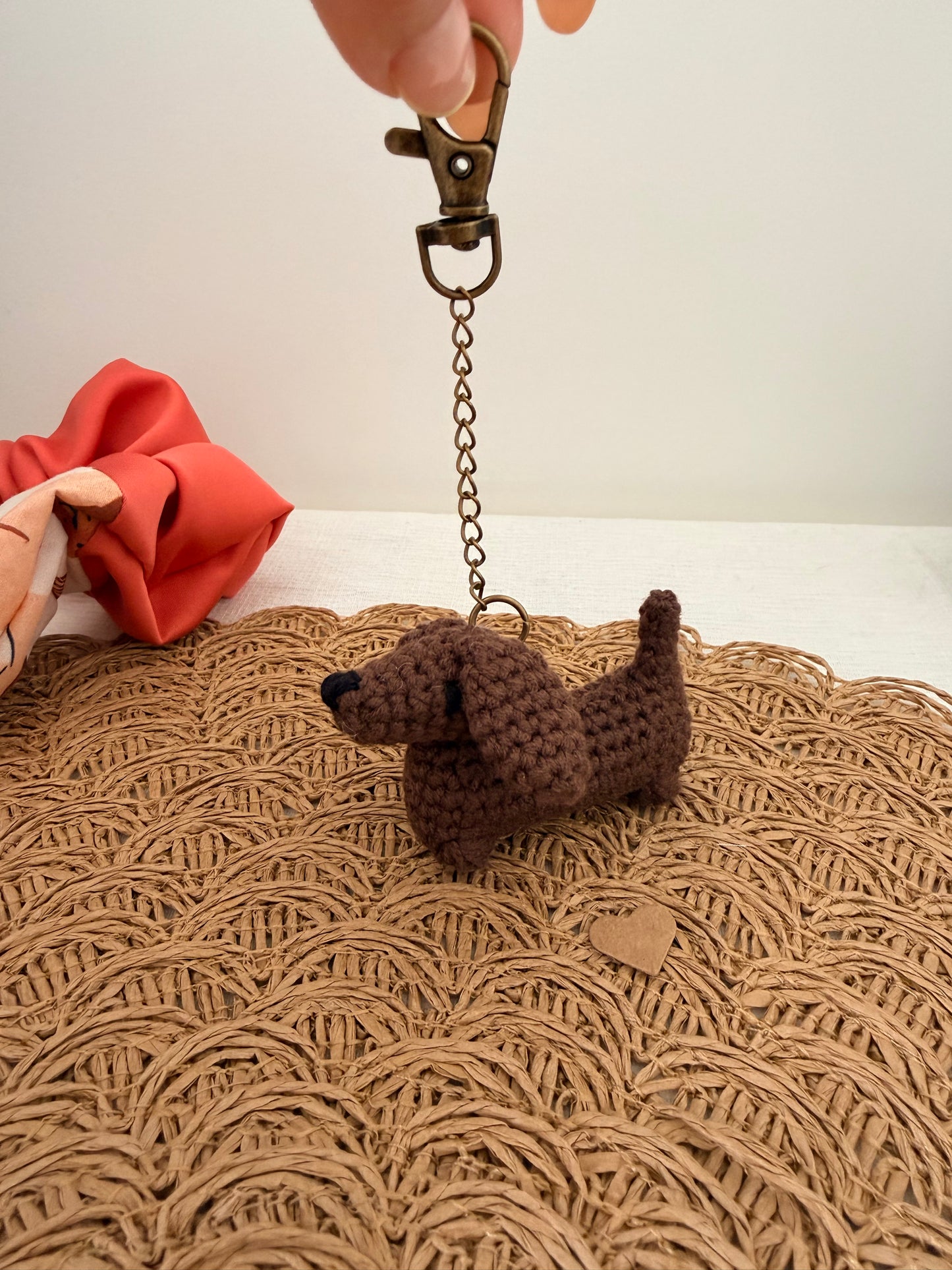 Porte-clé Teckel au Crochet – Fait Main Bisous Papillon
