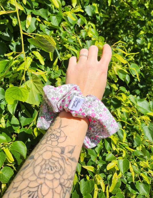 Chouchou fleuri rose fluo et mauve