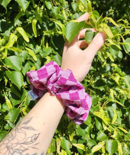 Chouchou carreaux en gaze de coton violet