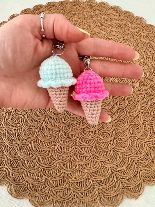 Porte-clé Petite Glace au Crochet – Fait Main Bisous Papillon